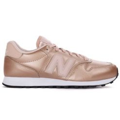 Buty New Balance W GW500GP2 beżowy. Brązowe buty treningowe bez wzorów, z gumy, bez zapięcia. Za 287.03 zł.