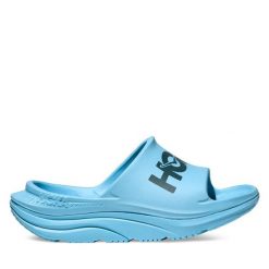 Klapki Hoka. Niebieskie klapki HOKA, bez wzorów, bez obcasa, bez zapięcia. Za 299.99 zł.