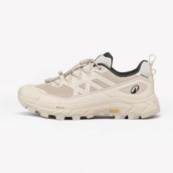Buty turystyczne damskie MH900 Light. Brązowe buty trekkingowe QUECHUA, bez wzorów, z kauczuku, bez zapięcia, trekkingowe. Za 349.99 zł.