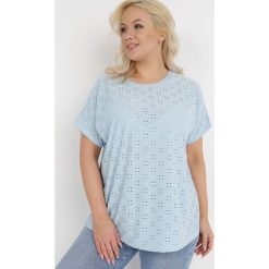 Niebieska Bluzka Galiolea. Niebieskie bluzki Born2be, plus size, z aplikacjami, z dzianiny, bez kołnierzyka, plus size, bez ramiączek. W wyprzedaży za 45.49 zł.