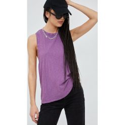 Superdry top bawełniany kolor fioletowy. Fioletowe topy Superdry, l, bez wzorów, z bawełny, bez kołnierzyka, bez ramiączek. W wyprzedaży za 114.99 zł.