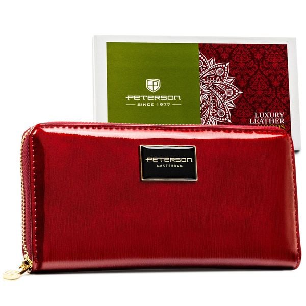 Duży, czerwony portfel damski z lakierowanej skóry naturalnej PTN PH25-1-SH Peterson. Czerwone portfele Peterson, bez wzorów, ze skóry. Za 104.99 zł.