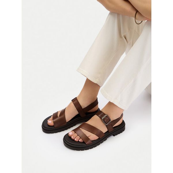 Sandały G-Star. Brązowe sandały G-Star, bez wzorów, retro, bez obcasa, na płaskiej podeszwie, bez zapięcia. Za 129.99 zł.