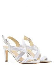 ELODIE Skórzane sandały w kolorze białym rozmiar: 41. Białe sandały ELODIE, bez wzorów, ze skóry, z otwartym noskiem, bez obcasa, na koturnie, bez zapięcia. Za 187.45 zł.