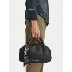 Torebka Guess Jeans. Czarne torebki klasyczne Guess Jeans, z aplikacjami, z jeansu, klasyczne, bez dodatków. Za 249.99 zł.