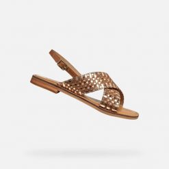 Sandały damskie Geox Maddalusia. Brązowe sandały Geox, bez wzorów, z materiału, eleganckie, bez obcasa, bez zapięcia. Za 382.40 zł.