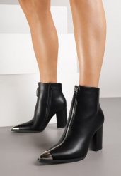 Czarne Botki na Słupku z Metalicznym Zdobieniem przy Nosku Rilomea. Czarne botki Born2be, z aplikacjami, biznesowe, bez obcasa, na obcasie, bez zapięcia. Za 159.99 zł.