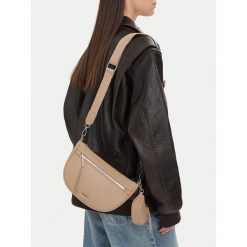 Torebka JENNY. Brązowe listonoszki Jenny, bez wzorów, bez dodatków. Za 129.99 zł.