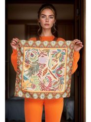 Lucky Bees Chusta ze wzorem - 50 x 50 cm rozmiar: onesize. Chusty Lucky Bees, bez wzorów, z materiału. Za 57.06 zł.