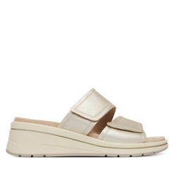 Klapki Caprice. Żółte klapki Caprice, bez wzorów, bez obcasa, bez zapięcia. Za 299.99 zł.