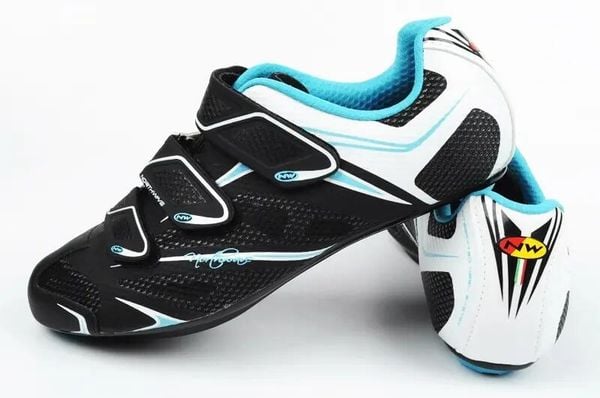 Buty sportowe Northwave Starlight 3S. Czarne buty treningowe Northwave, bez wzorów, bez zapięcia. Za 129.00 zł.