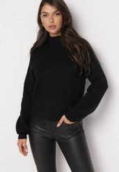 Czarny Gładki Sweter z Golfem Swenua. Czarne swetry Born2be, bez wzorów, klasyczne, bez ramiączek. W wyprzedaży za 84.99 zł.