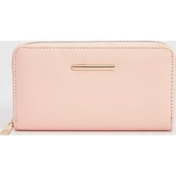 Duży portfel - Różowy. Czerwone portfele Sinsay. Za 29.99 zł.