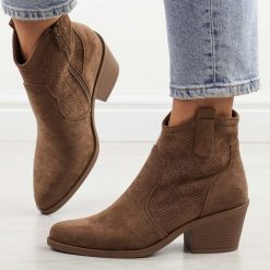 Coffee wiosenne botki damskie, kowbojki S.Barski 061. Botki S.BARSKI, bez wzorów, z jeansu, eleganckie, bez obcasa, na obcasie, bez zapięcia. Za 219.00 zł.