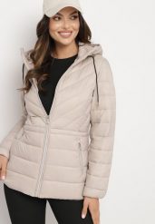 Beżowa Pikowana Kurtka z Kapturem i Ozdobnymi Sznurkami Zailora. Brązowe kurtki Born2be, l, bez wzorów, z jeansu, eleganckie, z kapturem. W wyprzedaży za 132.99 zł.