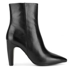 Botki Gino Rossi. Czarne botki Gino Rossi, bez wzorów, bez obcasa, na słupku, bez zapięcia. Za 279.99 zł.