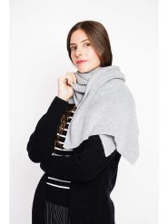 William de Faye Szal w kolorze jasnoszarym rozmiar: onesize. Szare szaliki i kominy William de Faye, bez wzorów, z materiału. Za 113.99 zł.