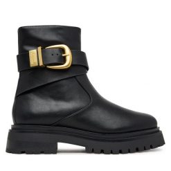 Botki Steve Madden. Czarne botki Steve Madden, bez wzorów, bez obcasa, na płaskiej podeszwie, bez zapięcia. Za 509.99 zł.