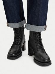 G-STAR Botki CEO-WI34-TRUST-05 Czarny. Czarne botki G-Star, bez wzorów, ze skóry, retro, bez obcasa, na słupku, bez zapięcia. Za 399.99 zł.
