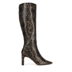Kozaki Nine West. Czarne kozaki Nine West, bez wzorów, bez obcasa, na słupku, bez zapięcia. Za 299.99 zł.