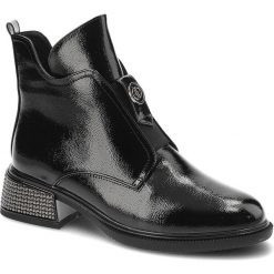 Czarne Botki Filippo Eleganckie Botki Zimowe. Czarne botki Filippo, bez wzorów, ze skóry ekologicznej, eleganckie, bez obcasa, na płaskiej podeszwie, bez zapięcia. Za 259.00 zł.