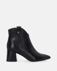 ELEGANCKIE SKÓRZANE BOTKI 2434 PEL NERO. Botki Venezia, bez wzorów, ze skóry, eleganckie, bez obcasa, bez zapięcia. Za 519.00 zł.