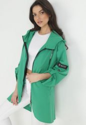 Zielona Kurtka Wiatrówka Oversize Fetteni. Zielone kurtki Born2be, s, bez wzorów, bez kaptura. W wyprzedaży za 90.99 zł.