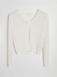 Bawełniany ażurowy sweter z kwiatkiem 3D - kremowy. Białe swetry Sinsay, l, w ażurowe wzory, z bawełny, bez ramiączek. Za 49.99 zł.