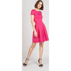 Patrizia Pepe Sukienka. Sukienki Patrizia Pepe, na co dzień, bez wzorów, z tkaniny, bez kołnierzyka, bez ramiączek, proste. Za 489.00 zł.