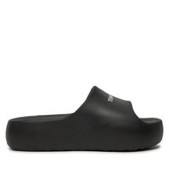 Klapki Tommy Jeans. Czarne klapki Tommy Jeans, bez wzorów, z jeansu, bez obcasa, bez zapięcia. Za 269.99 zł.