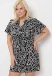 Czarno-Biała Sukienka Rozkloszowana ze Sznurkiem w Talii w Drobny Print Ikattia. Czarne sukienki Born2be, l, bez wzorów, z materiału, bez kołnierzyka, bez ramiączek, mini, rozkloszowane. Za 69.99 zł.