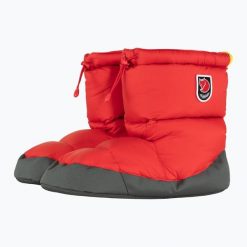 Kapcie Fjällräven Expedition Down Booties. Czerwone kapcie Fjällräven, bez wzorów. W wyprzedaży za 578.95 zł.