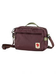 Saszetka Fjallraven High Coast Crossbody - blackberry. Czerwone nerki i saszetki Fjällräven, bez wzorów, z poliamidu, bez dodatków. Za 339.00 zł.