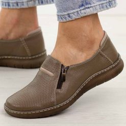 Cappuccino skórzane Polskie półbuty damskie Deoni 538/1. Półbuty wsuwane Deoni, na jesień, bez wzorów, z jeansu, eleganckie, z okrągłym noskiem, bez obcasa. Za 369.00 zł.