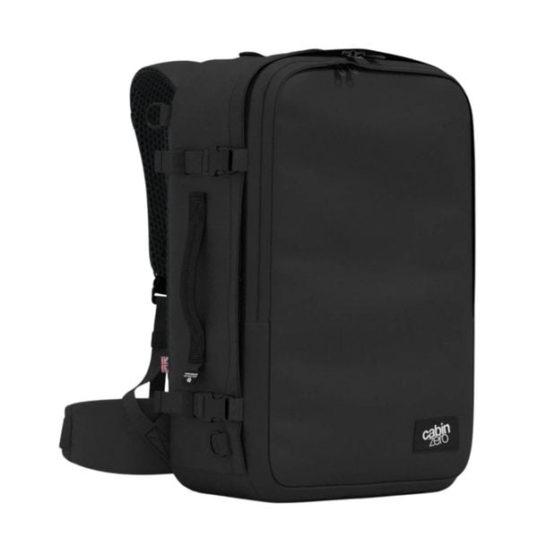 Plecak torba podręczna CabinZero Classic Pro 42 L CZ27. Czarne torby na laptopa Cabinzero, bez wzorów, z materiału. Za 467.00 zł.