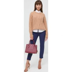Elisabetta Franchi spodnie damskie kolor granatowy proste high waist. Niebieskie spodnie materiałowe Elisabetta Franchi, bez wzorów, z materiału, z podwyższonym stanem. W wyprzedaży za 1,079.90 zł.