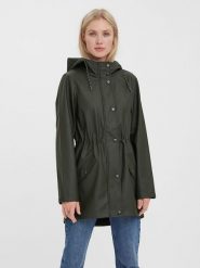 Vero Moda Płaszcz przeciwdeszczowy w kolorze ciemnozielonym rozmiar: S. Zielone kurtki przeciwdeszczowe Vero Moda, s, bez wzorów, bez kaptura, outdoorowe. Za 179.95 zł.