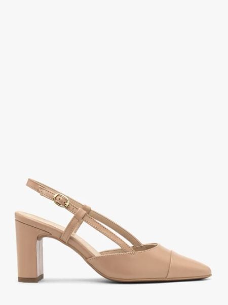 Beżowe czółenka typu slingback. Brązowe czółenka Ryłko, bez wzorów, ze skóry, z okrągłym noskiem, bez obcasa, na słupku, bez zapięcia. W wyprzedaży za 329.99 zł.