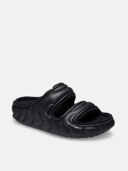 Crocs Klapki "Classic Cozzzy Overpuff" w kolorze czarnym rozmiar: 45/46. Czarne klapki Crocs, bez wzorów, z materiału, klasyczne, z otwartym noskiem, bez obcasa, bez zapięcia. Za 130.81 zł.
