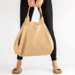 Torebka damska shopper bag beżowa Filippo TD0006/21 BE. Brązowe shopper bag Filippo, bez wzorów, ze skóry ekologicznej, bez dodatków. Za 159.99 zł.