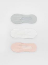 Skarpetki balerinki 3 pack - brudny róż. Czerwone skarpetki Reserved, bez wzorów. Za 39.99 zł.