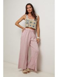 Le Monde du Lin Lniane spodnie w kolorze jasnoróżowym rozmiar: 34/36. Różowe spodnie materiałowe Le Monde du Lin, bez wzorów, ze lnu. Za 143.99 zł.
