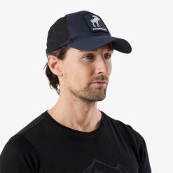 Czapka z daszkiem Unisex Swedemount Forest Cap. Niebieskie czapki z daszkiem SWEDEMOUNT, bez wzorów, sportowe. Za 79.99 zł.