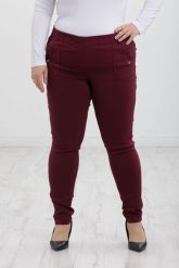 Klasyczne bordowe spodnie Nita ze zwężoną nogawką PLUS SIZE XXL. Czerwone spodnie materiałowe Nasi partnerzy, bez wzorów, z elastanu, biznesowe, krótkie. Za 159.90 zł.
