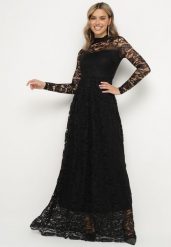 Czarna Rozkloszowana Sukienka z Koronki ze Stójką i Gumką w Talii Delaviae. Czarne sukienki Born2be, na co dzień, m, bez wzorów, z koronki, eleganckie, bez kołnierzyka, bez ramiączek, maxi, rozkloszowane. W wyprzedaży za 135.99 zł.