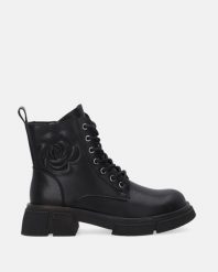 KLASYCZNE BOTKI DAMSKIE W KOLORZE CZARNYM H024LEBLOBB015. Czarne botki Venezia, bez wzorów, ze skóry, klasyczne, bez obcasa, bez zapięcia. Za 299.00 zł.