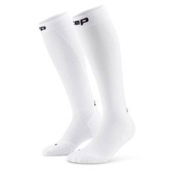 Damskie długie skarpety kompresyjne sportowe Core Run wysokie CEP. Białe skarpetki CEP, bez wzorów, z elastanu. Za 199.00 zł.