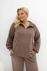 Oversizowa prążkowana bluza Good Day Ahead z kołnierzem i zamkiem w kolorze taupe/chłodna mokka Plus Size Oversize. Białe bluzy Moda Size Plus Iwanek, l, bez wzorów, z dzianiny, bez kaptura, trekkingowe. Za 219.90 zł.