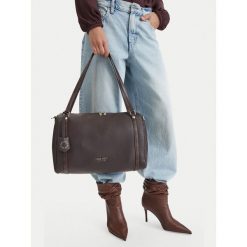 Torebka Nine West. Brązowe torebki klasyczne Nine West, bez wzorów, klasyczne, bez dodatków. Za 259.99 zł.