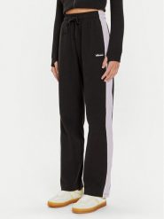Ellesse Spodnie dresowe Schmitten SGX20913 Czarny Regular Fit. Czarne spodnie dresowe Ellesse, bez wzorów, z dresówki. Za 149.99 zł.